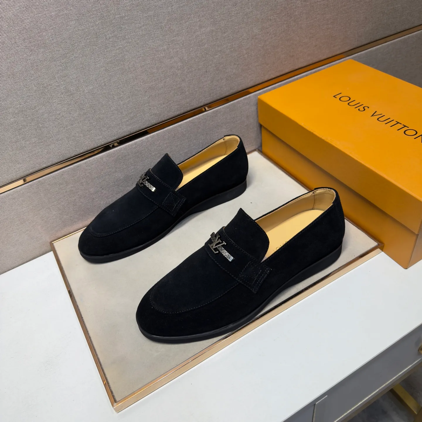Men's men's shoes 💰pp442 [LV～] Men's casual shoes 2026z cabinet sales simultaneously 🔶Size: 38-44 #️⃣ 🔷4 colors🔜The upper is made of cowhide stitching ➕Cowhide lining, comfortable and breathable, sole: original comfortable and wear-resistant outsole, ⚠️real thing📱photographed🎬real thing is better📢📢📢